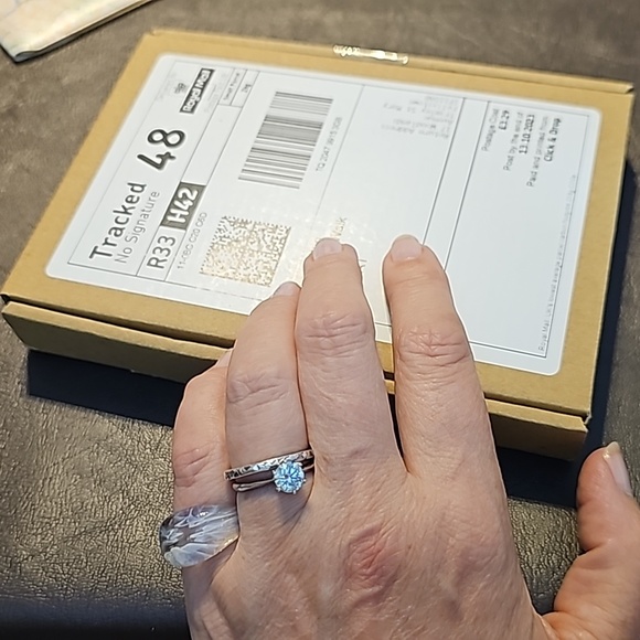 NWT gold plated clover leaf earrings Big Metal London Earrings, brand-new in box - Picture 12 of 12